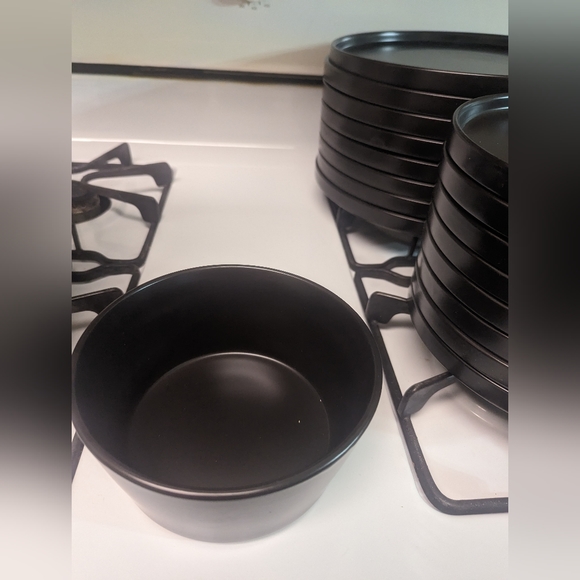 Stone Lain Dishware Set - Picture 3 of 5